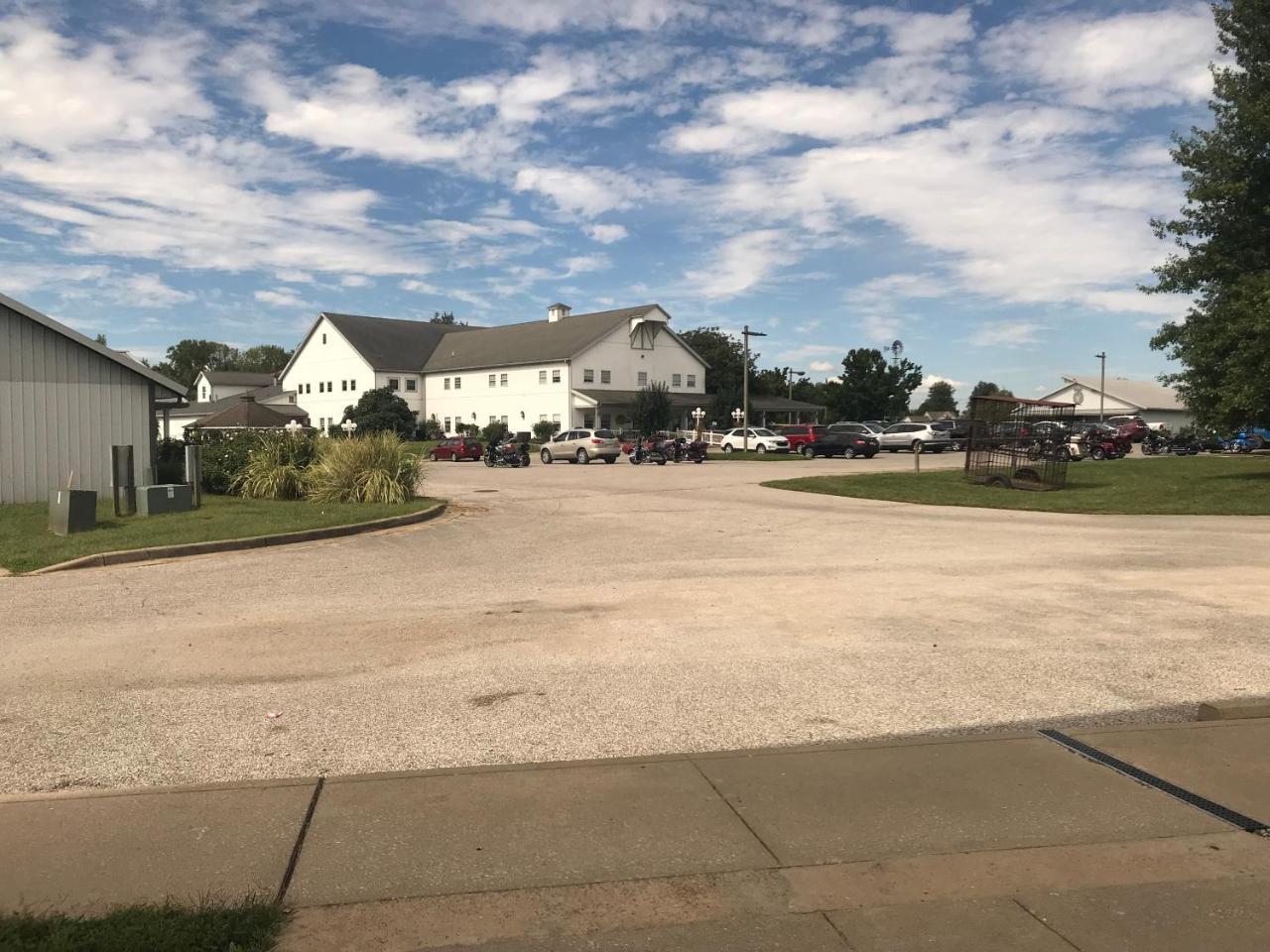 Gasthof Amish Village Inn Montgomery Екстер'єр фото