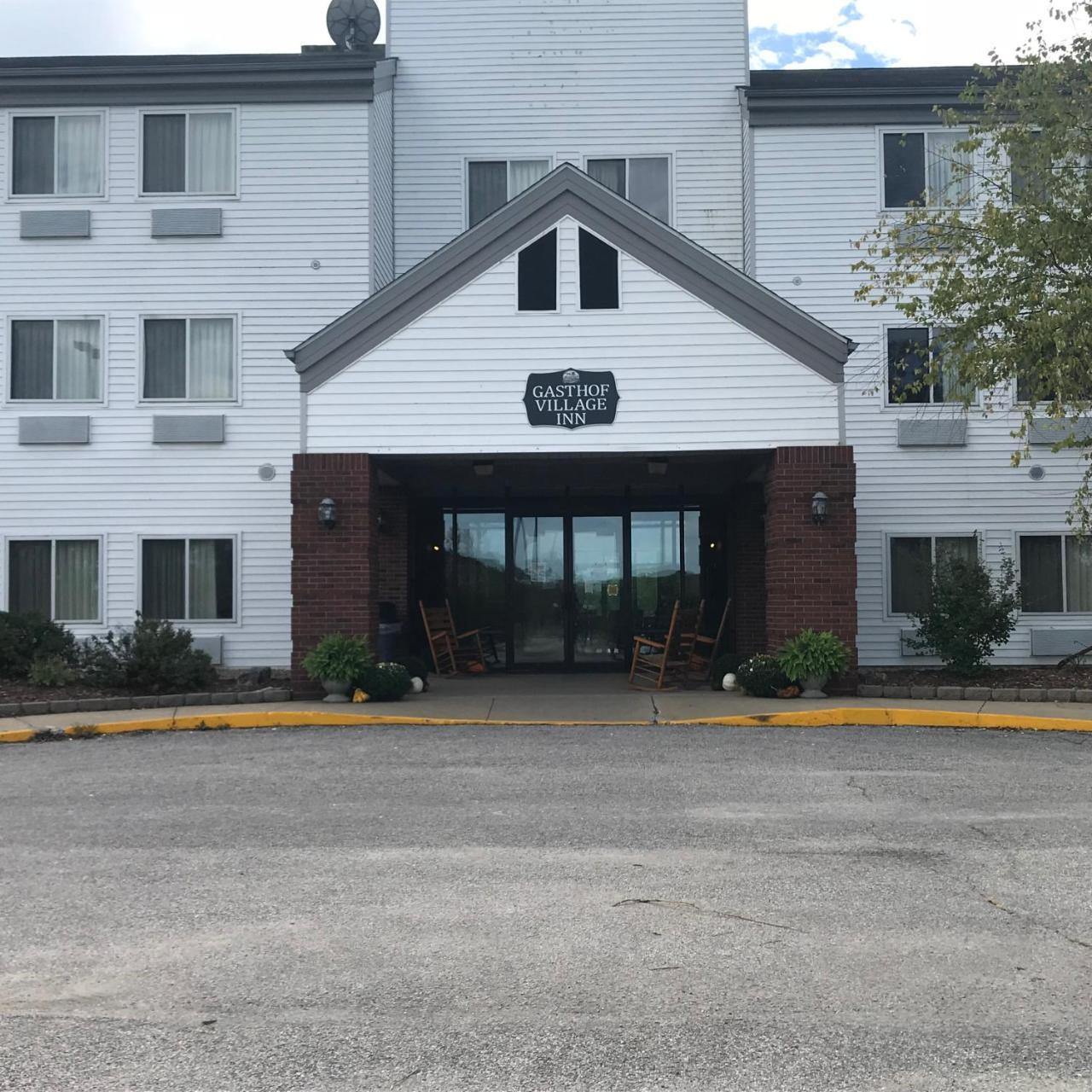 Gasthof Amish Village Inn Montgomery Екстер'єр фото