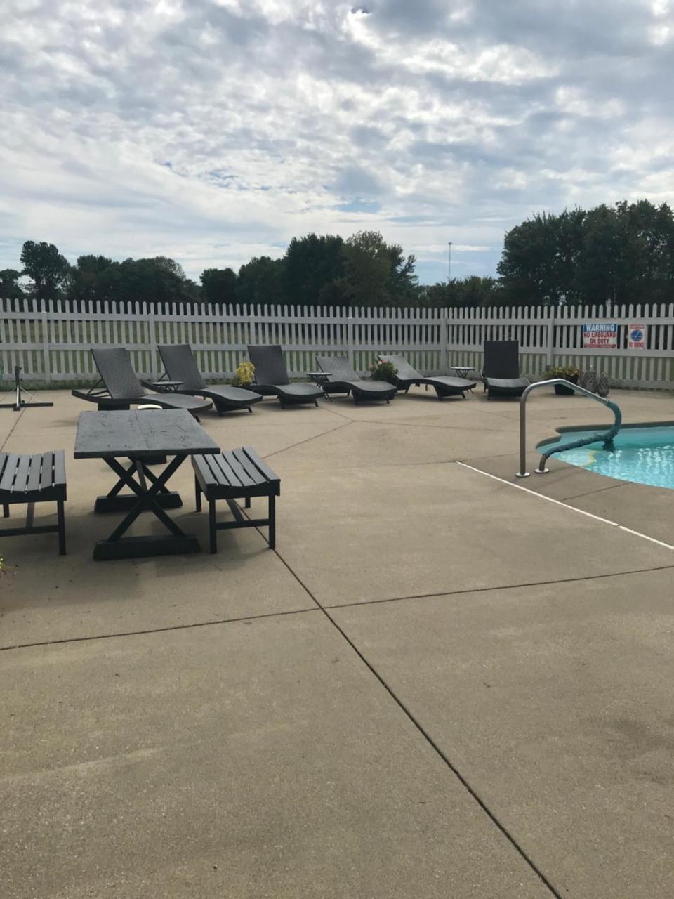 Gasthof Amish Village Inn Montgomery Екстер'єр фото